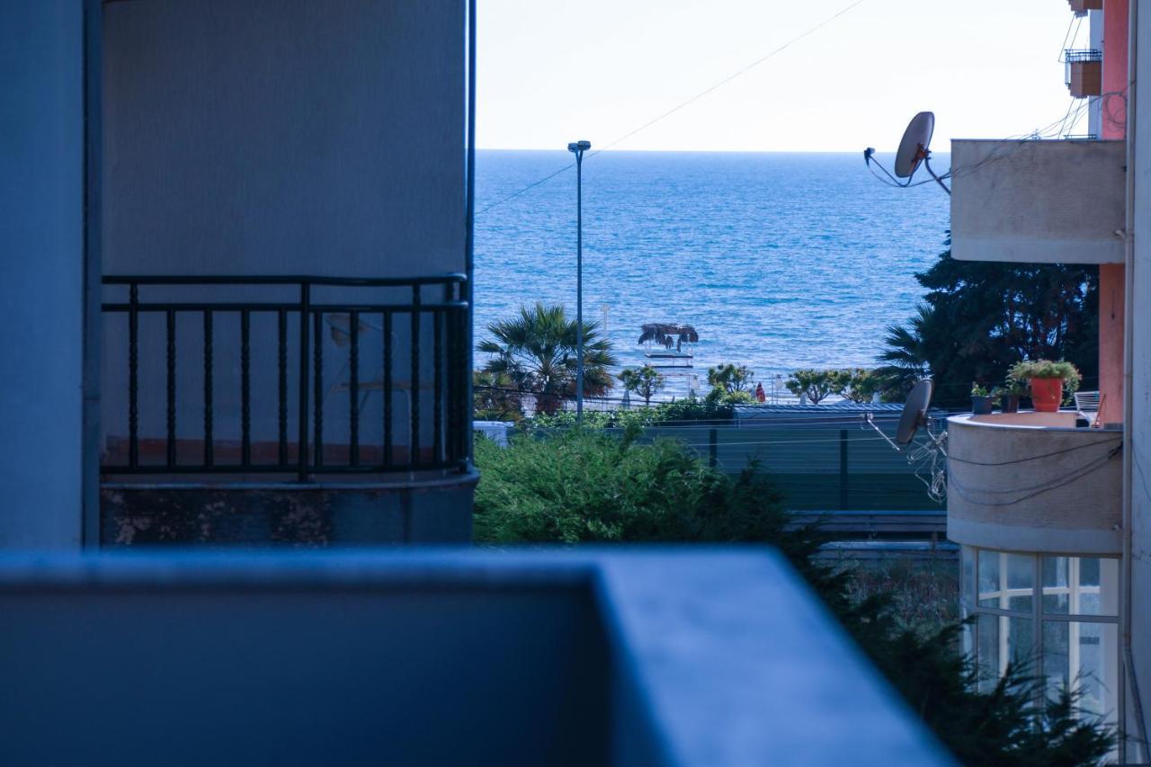 Hotel Vila Namiku Durrës Esterno foto