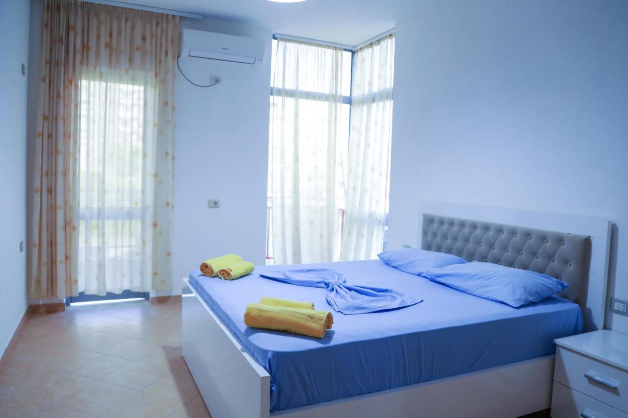 Hotel Vila Namiku Durrës Esterno foto