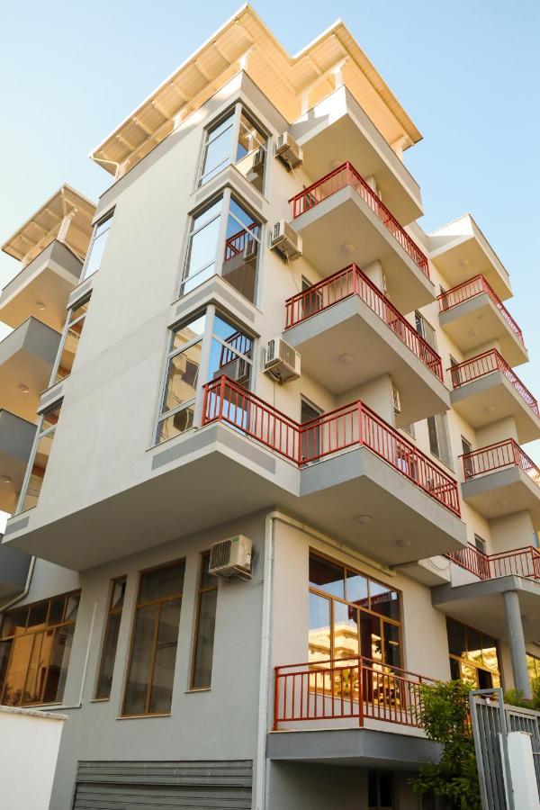 Hotel Vila Namiku Durrës Esterno foto