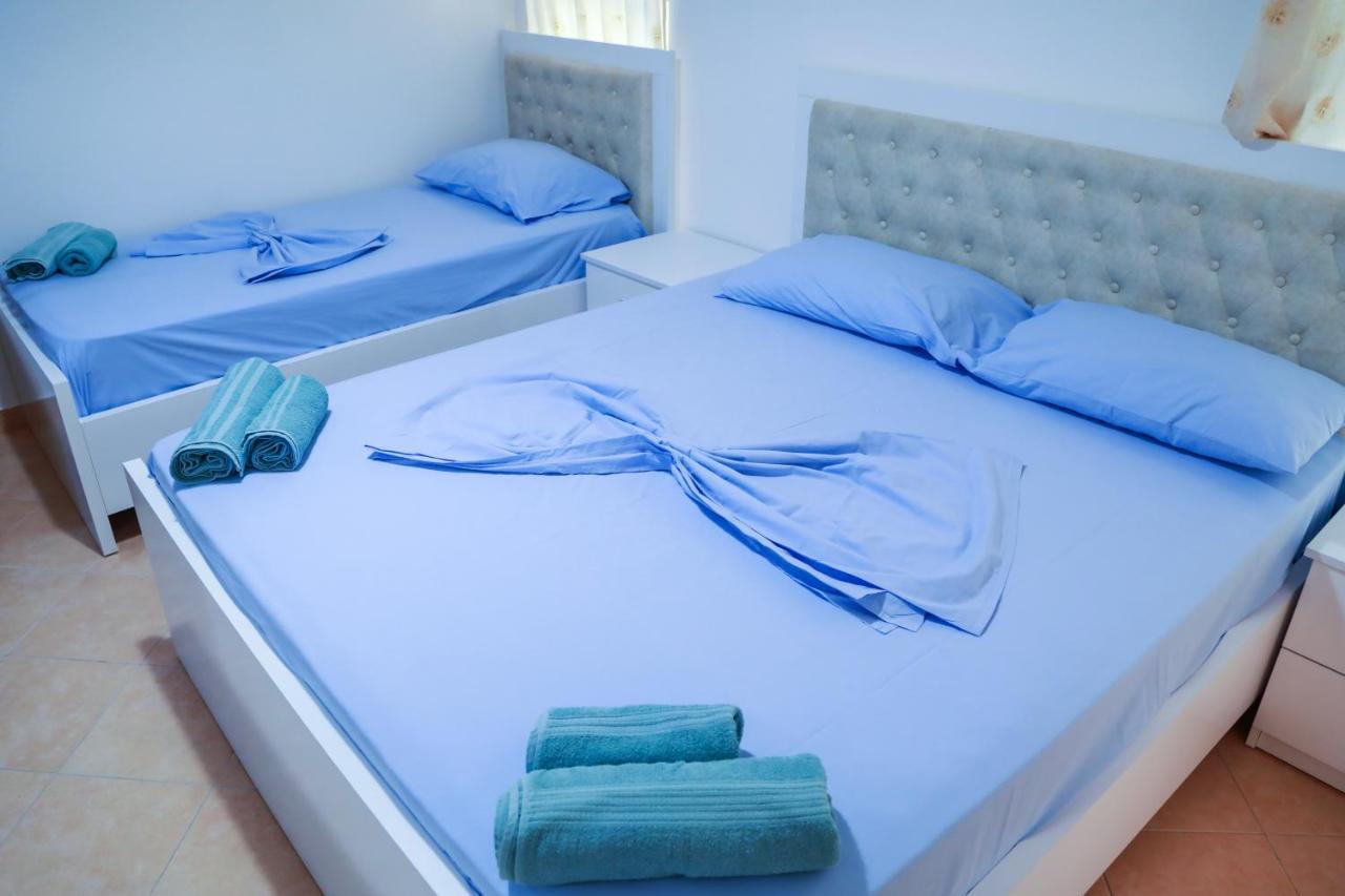 Hotel Vila Namiku Durrës Esterno foto