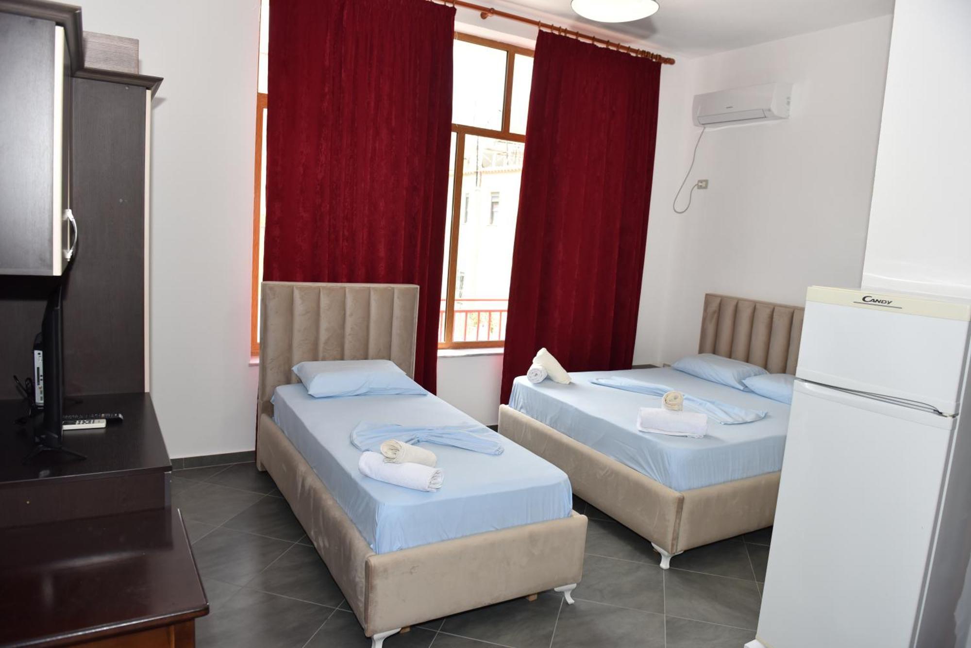 Hotel Vila Namiku Durrës Esterno foto