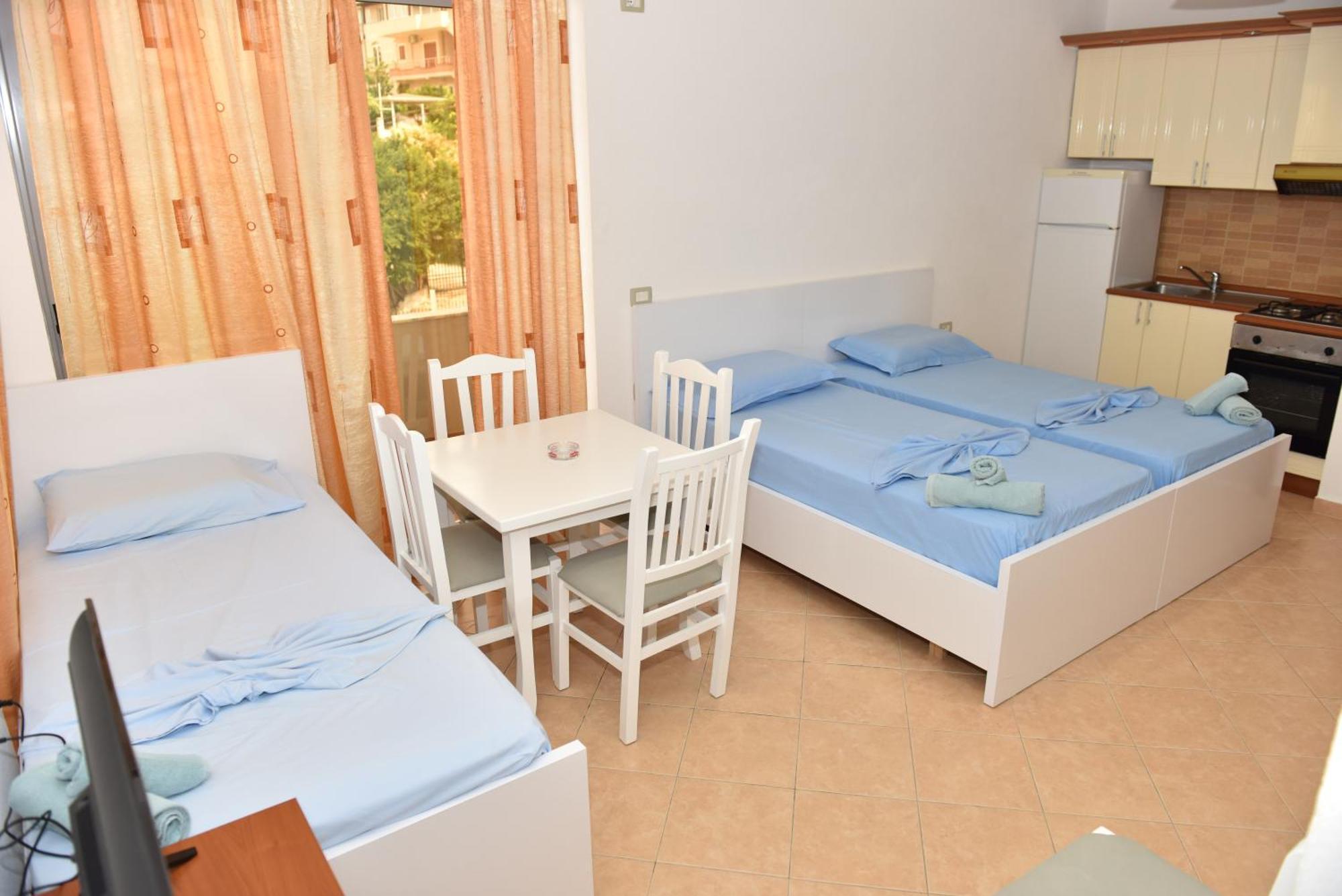 Hotel Vila Namiku Durrës Esterno foto