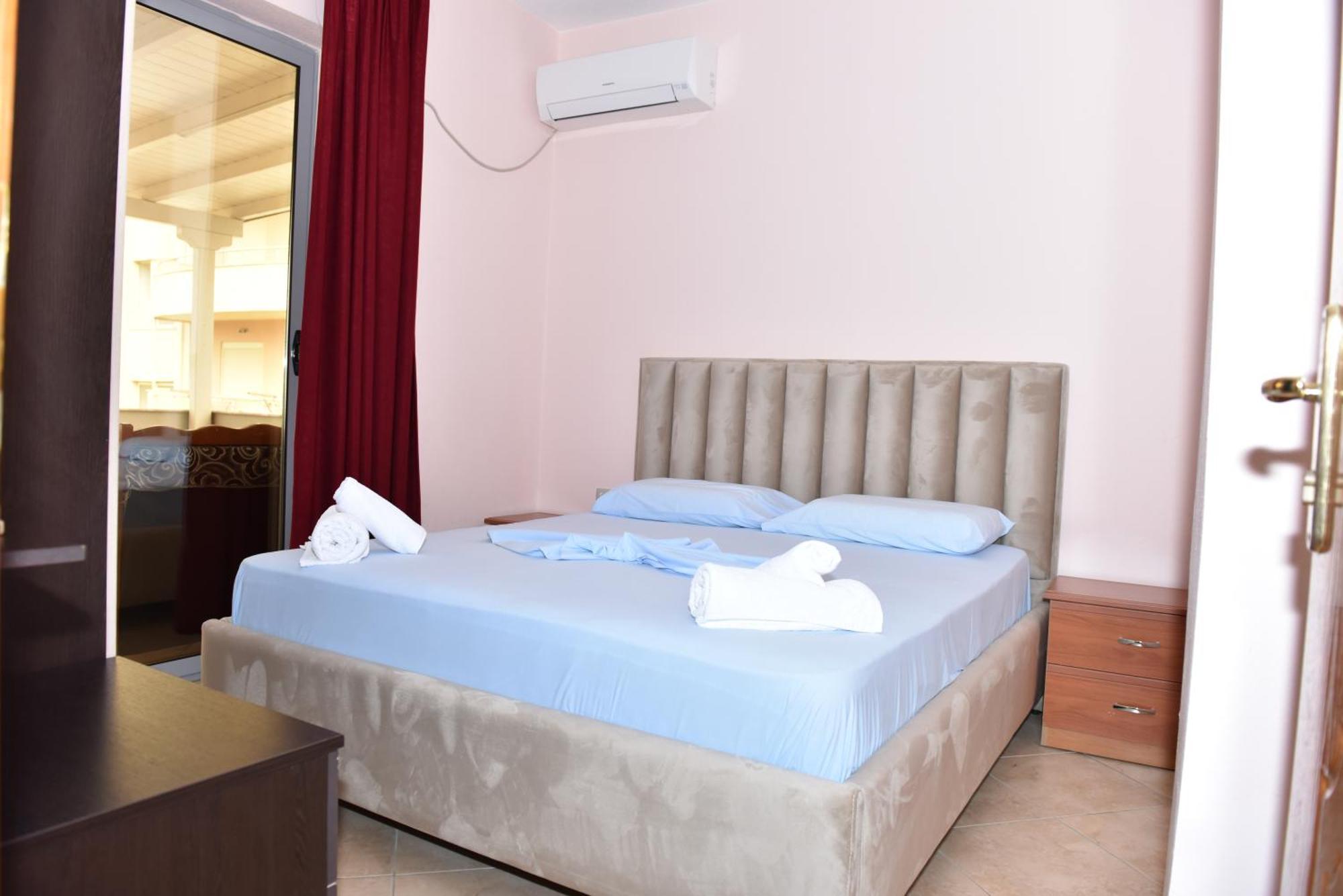 Hotel Vila Namiku Durrës Esterno foto