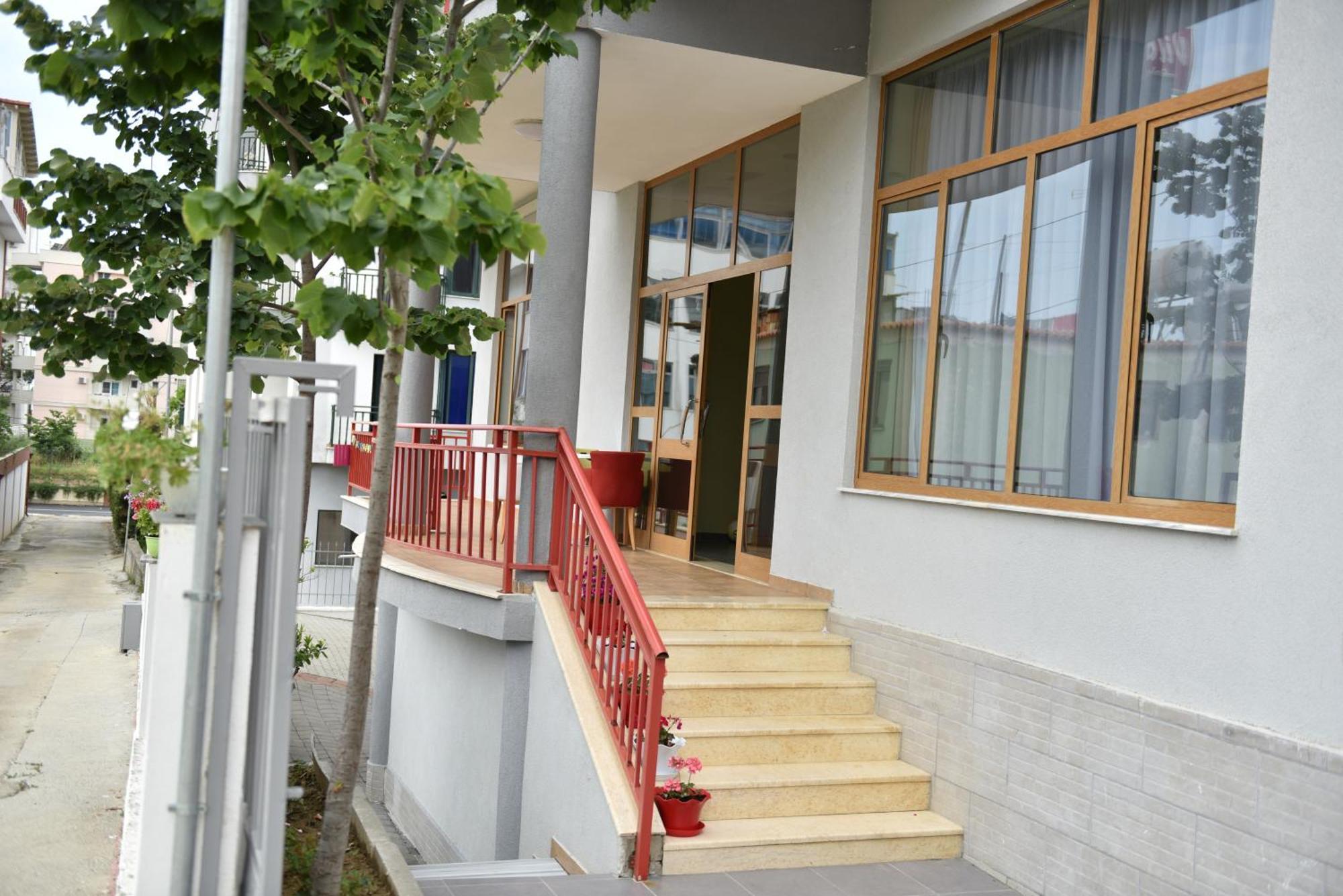 Hotel Vila Namiku Durrës Esterno foto