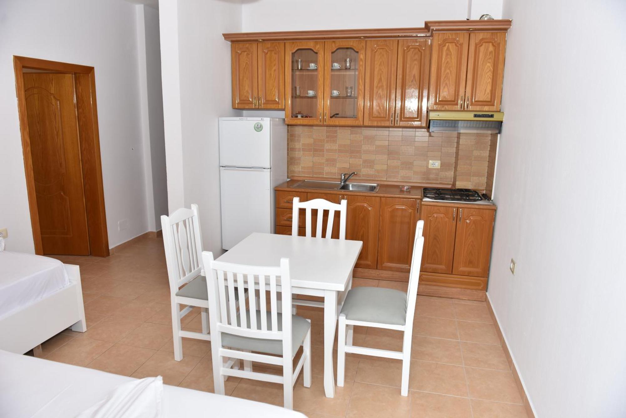 Hotel Vila Namiku Durrës Esterno foto
